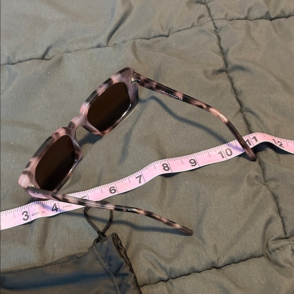 Chic Pink Patterned Sunglasses - Picture 12 of 12